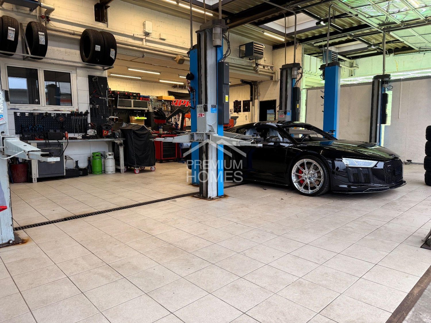 250m² commercial