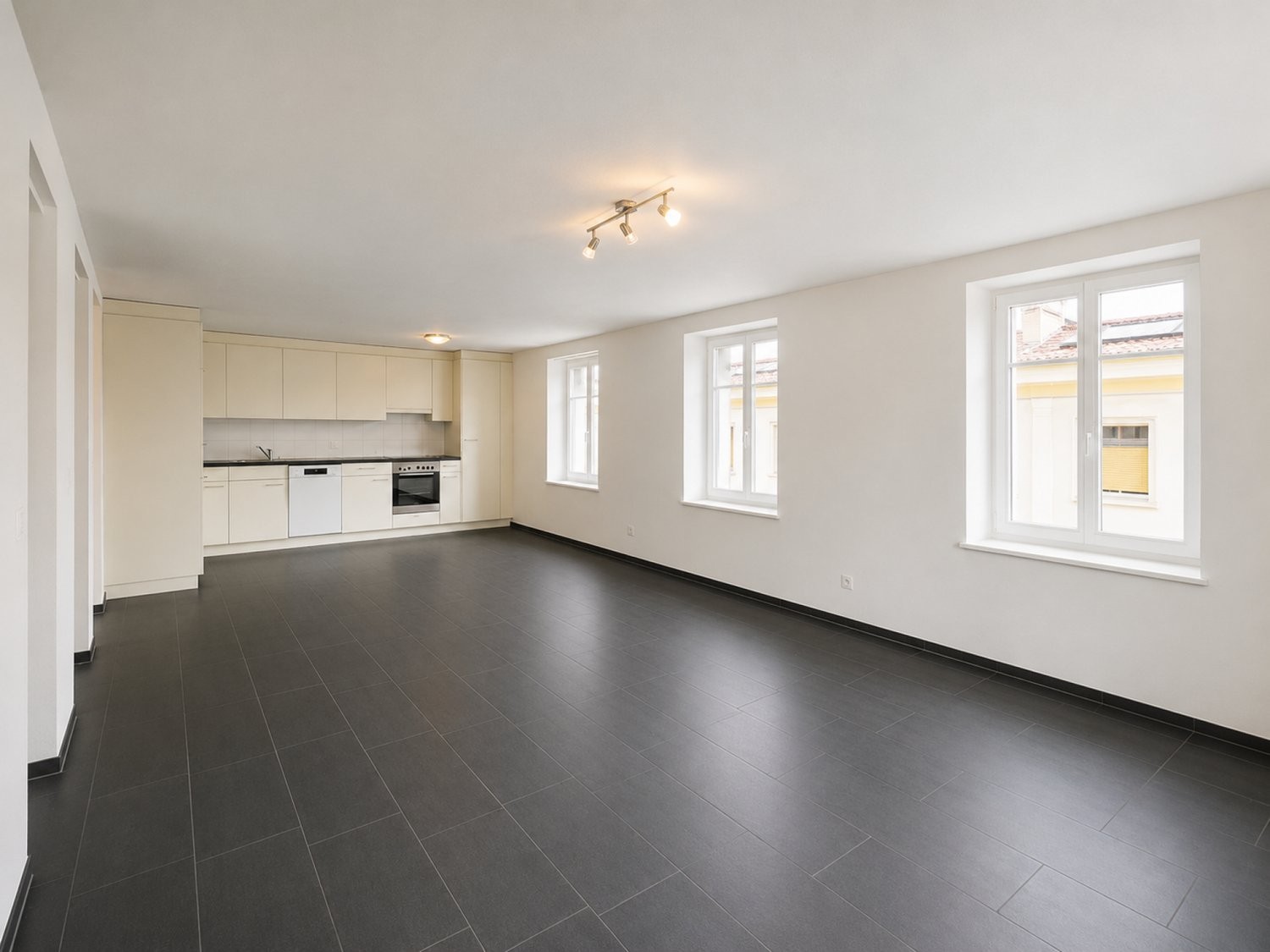 23 ½ rooms multi family house, photo 4 of 10