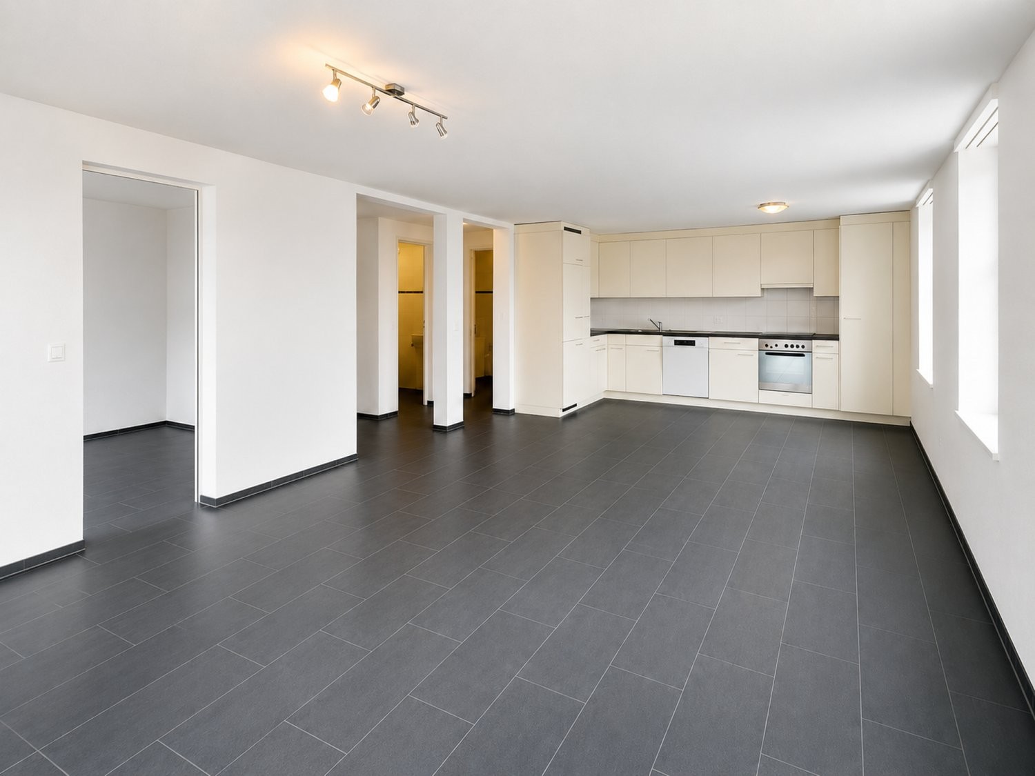 23 ½ rooms multi family house, photo 3 of 10