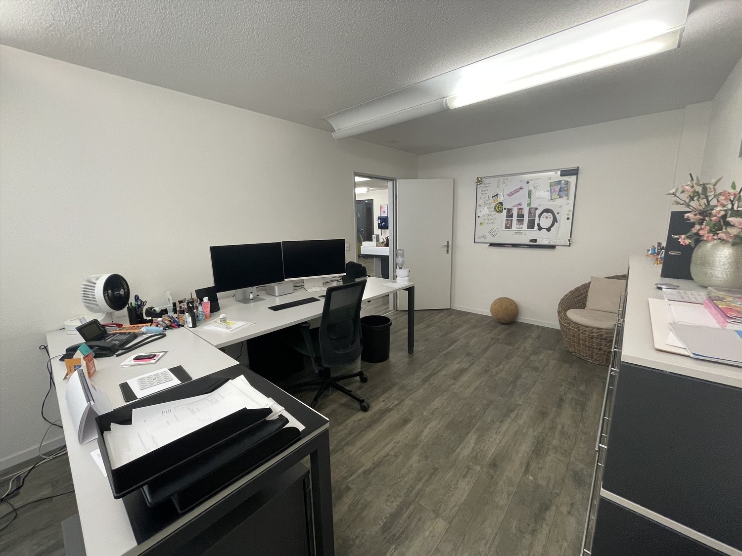 202m² office