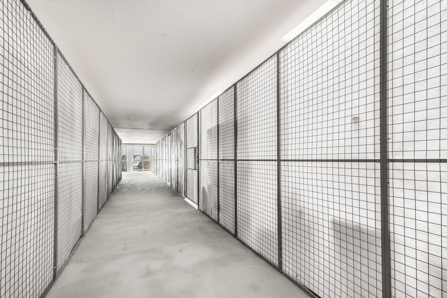 100m² storage room, photo 4 of 7