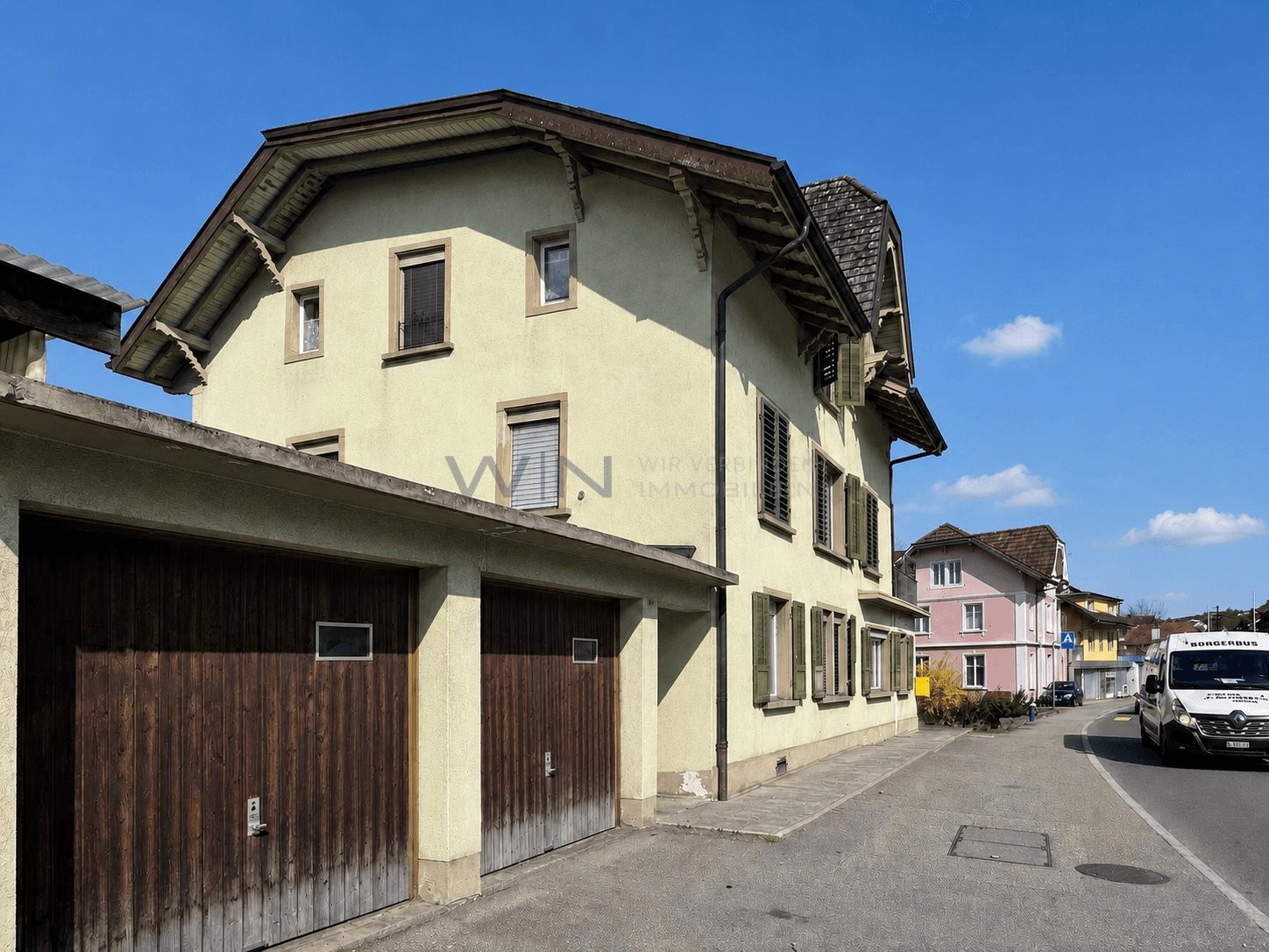 14 ½ rooms multi family house