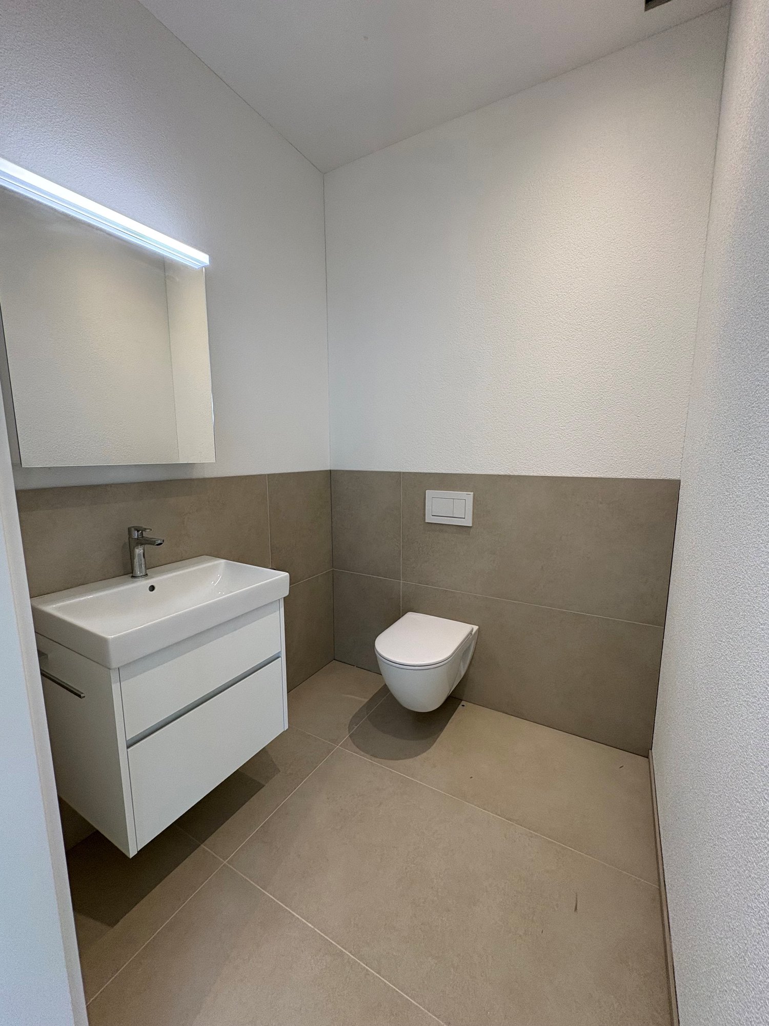 95m² commercial