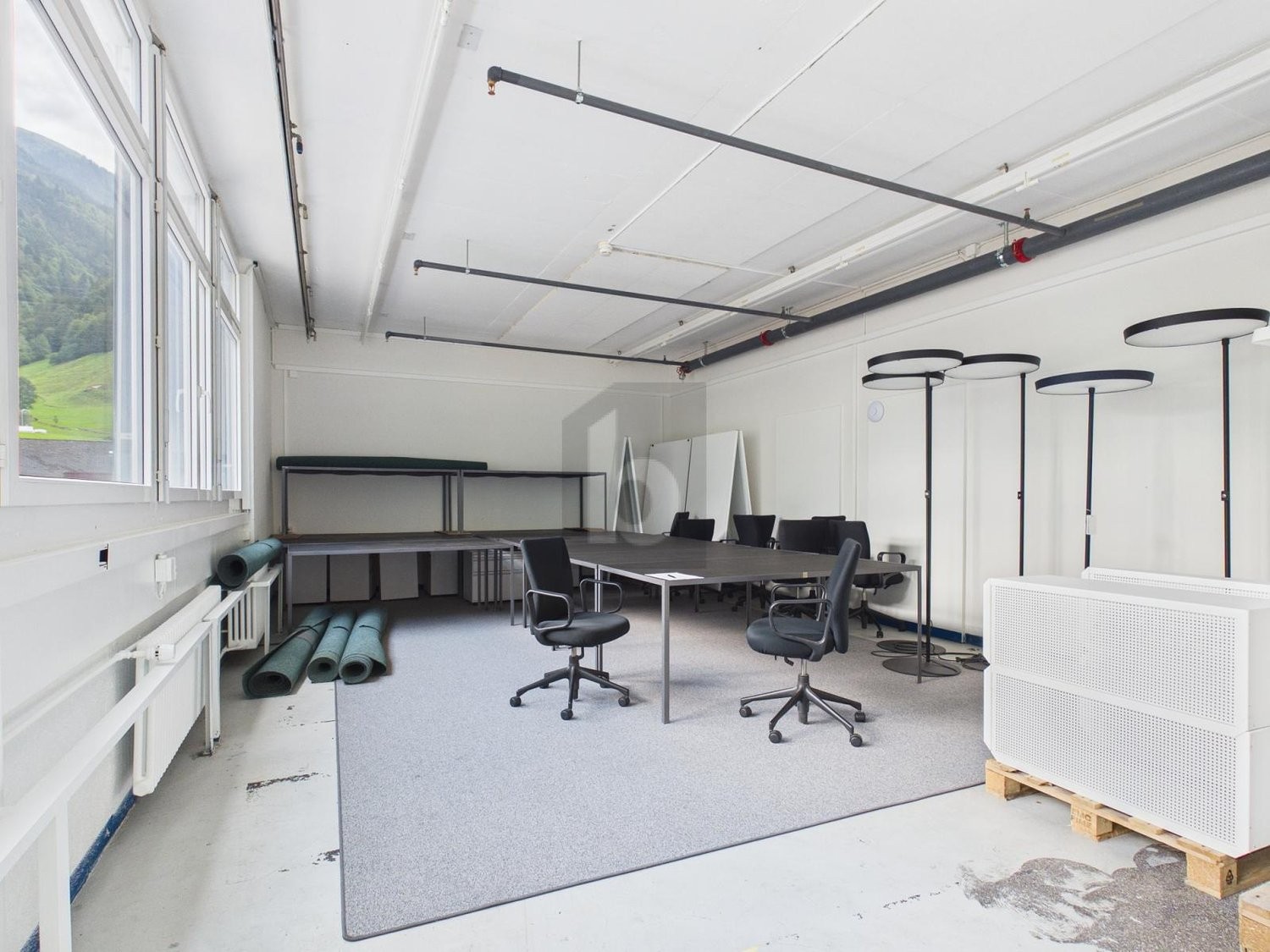 605m² industrial object, photo 3 of 4