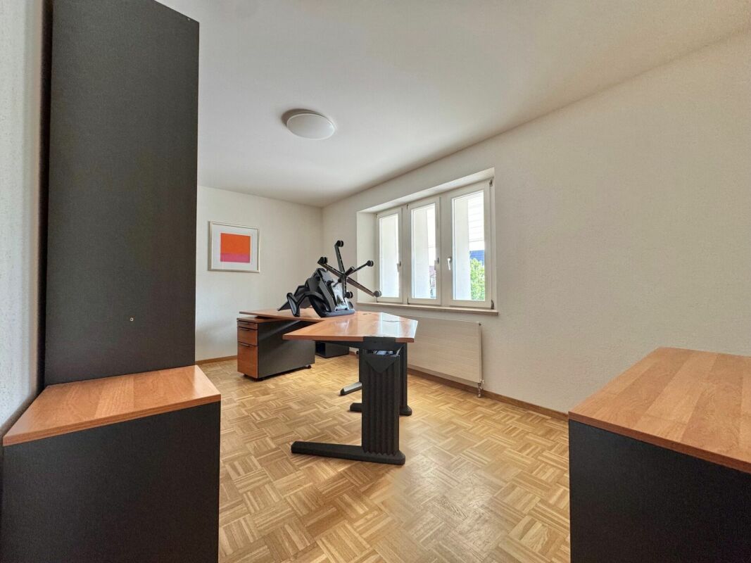 Office, photo 6 of 10