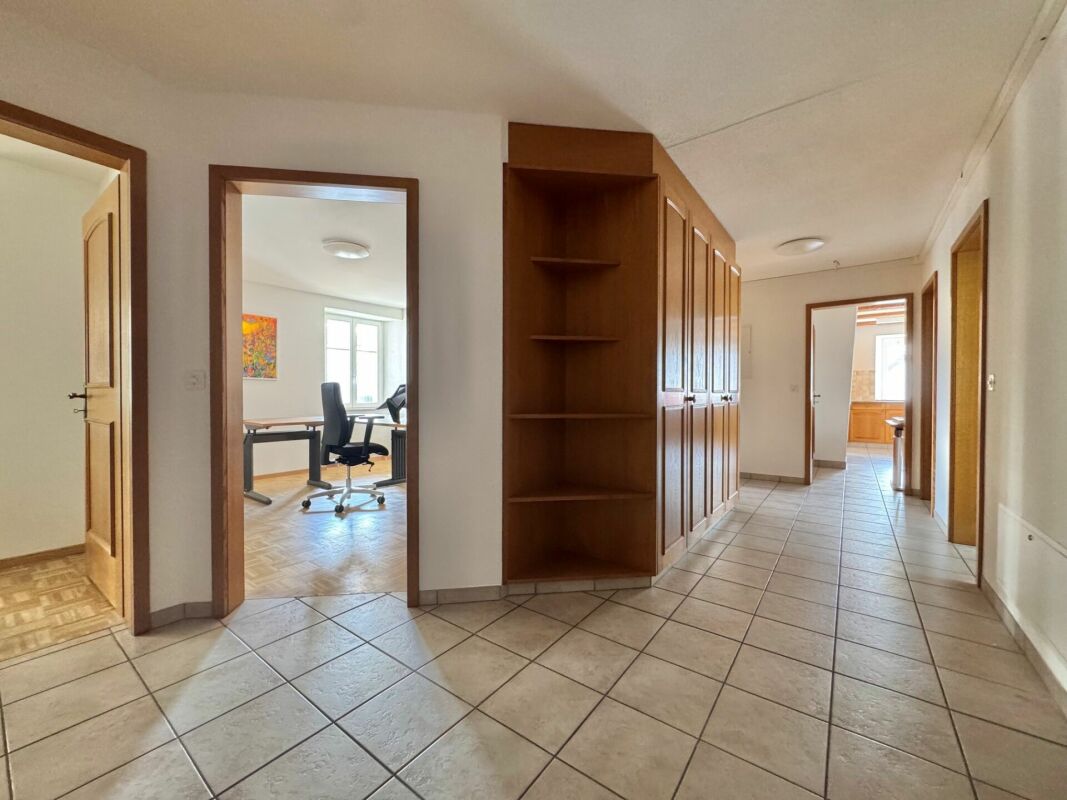 Office, photo 3 of 10