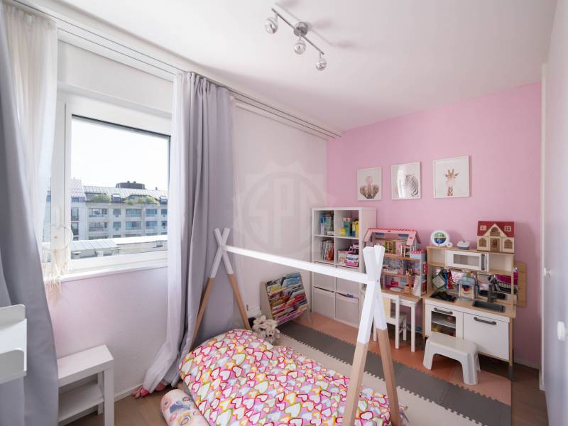 5 rooms apartment