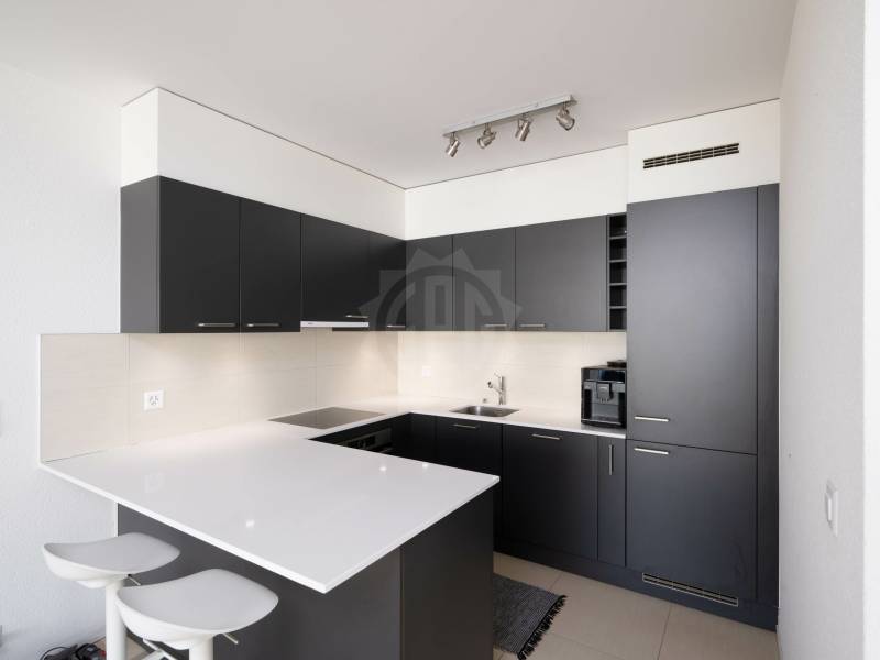 5 rooms apartment