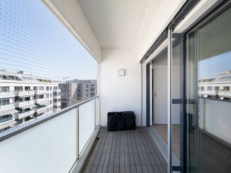 5 rooms apartment
