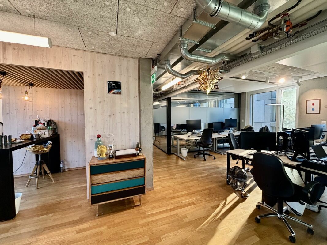 360m² office, photo 3 of 10
