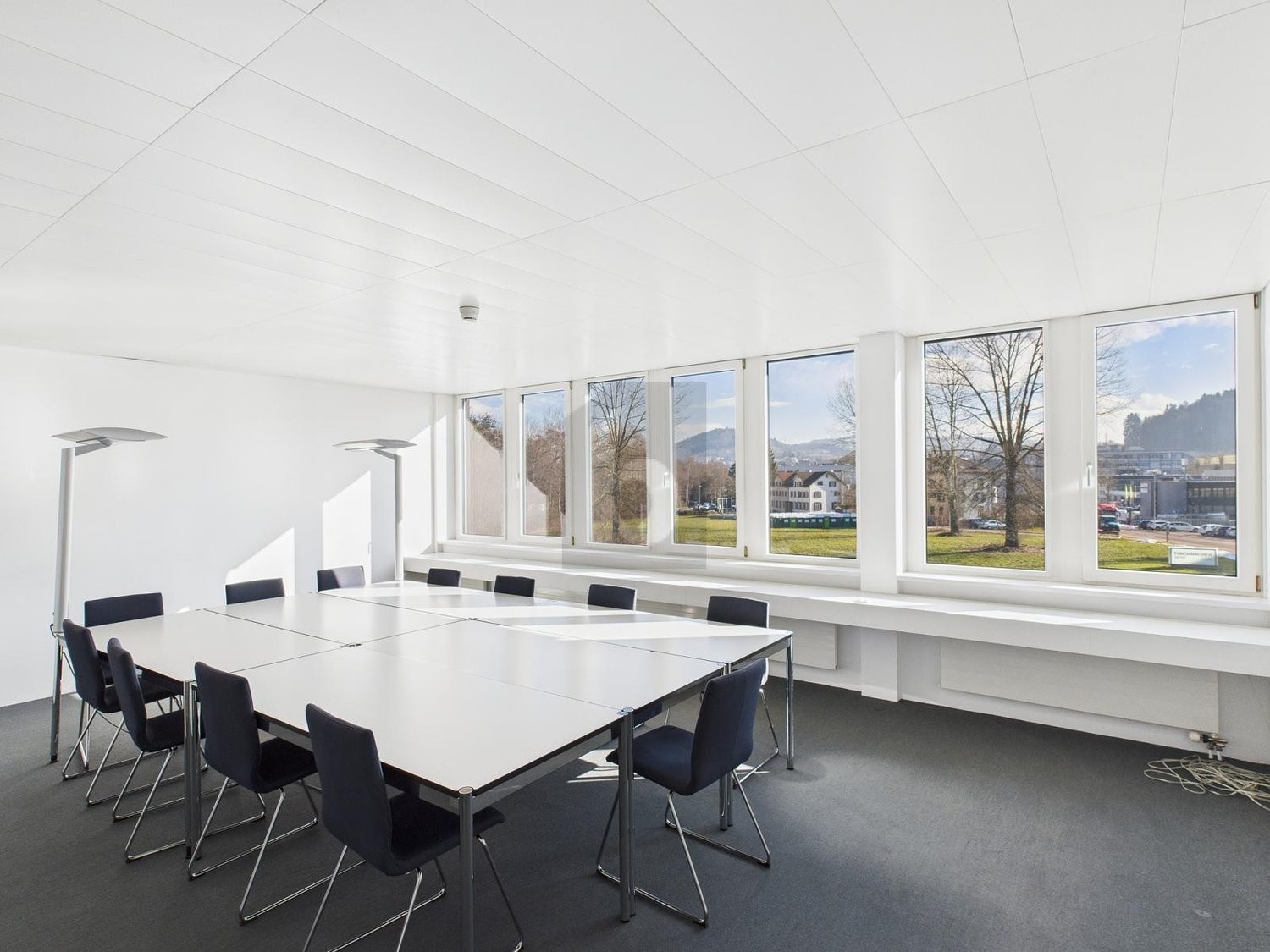 940m² office, photo 4 of 4