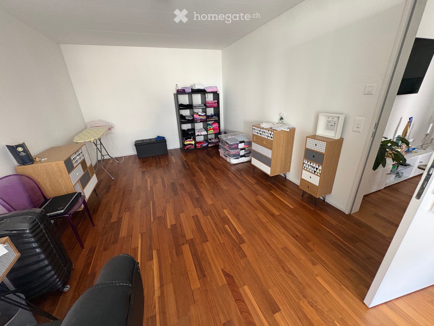 1 room single room, photo 1 of 3