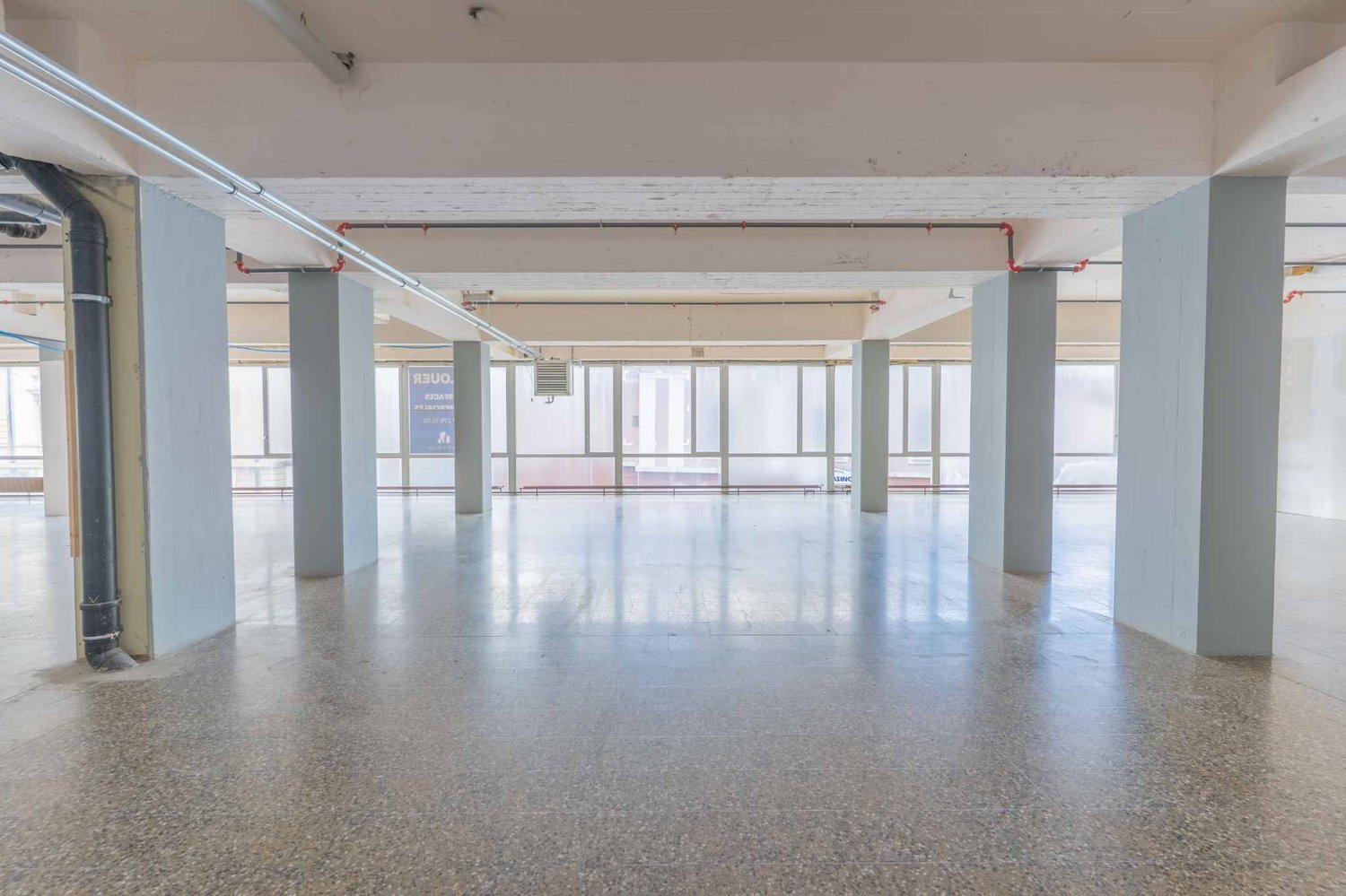410m² commercial, photo 1 of 4