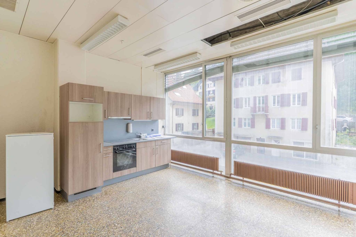 410m² commercial, photo 3 of 4