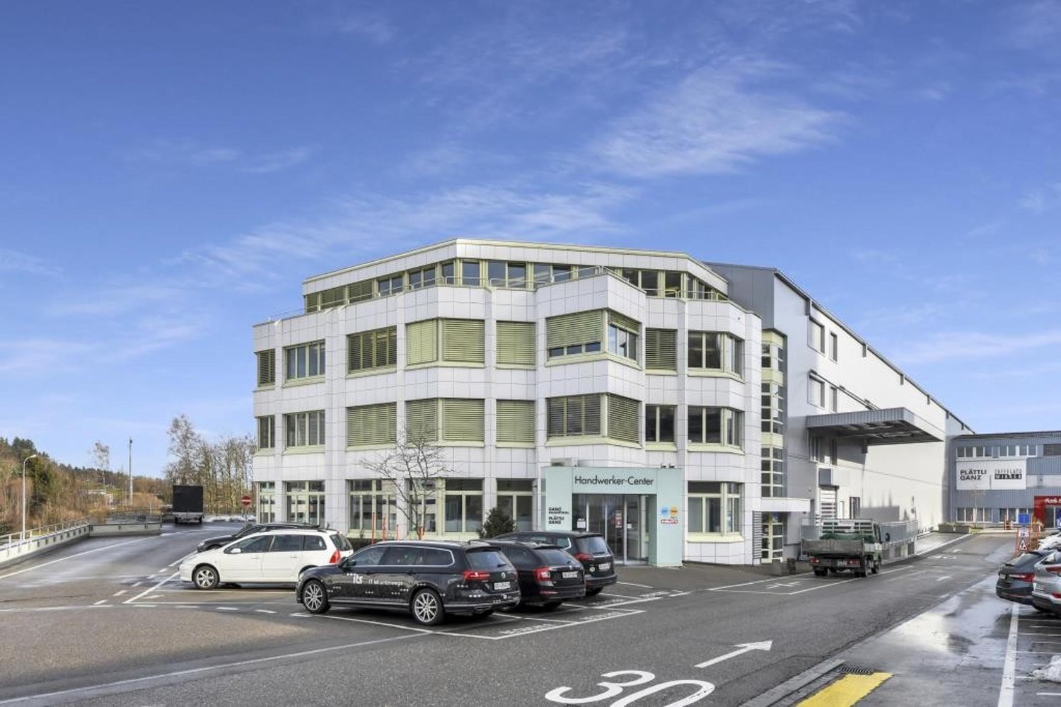 258m² office, photo 1 of 10