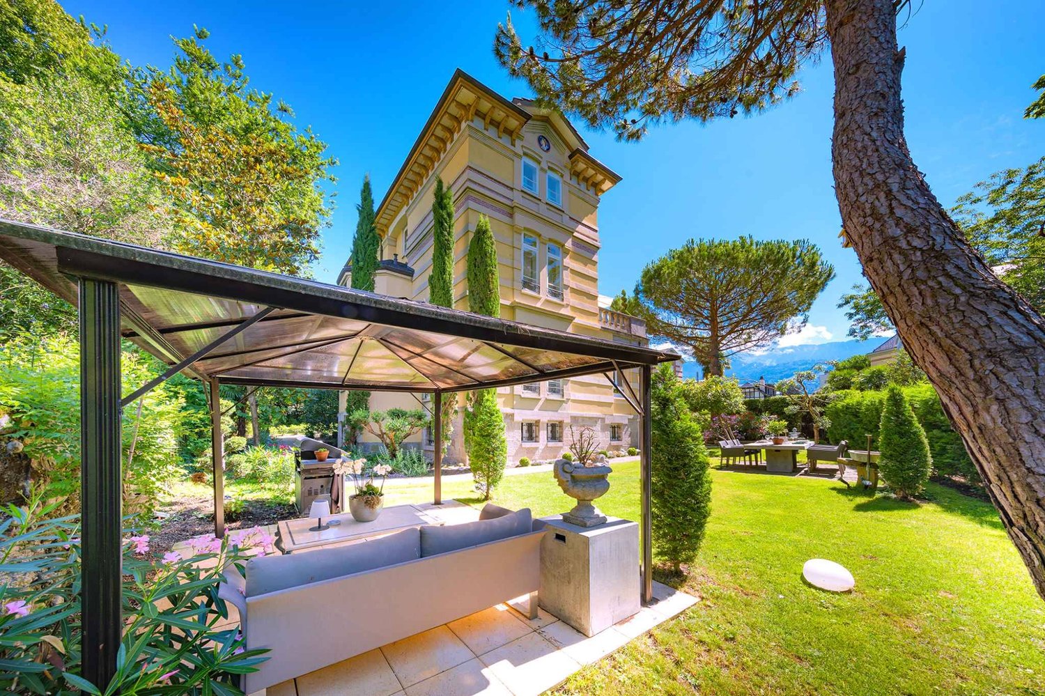 10 rooms villa