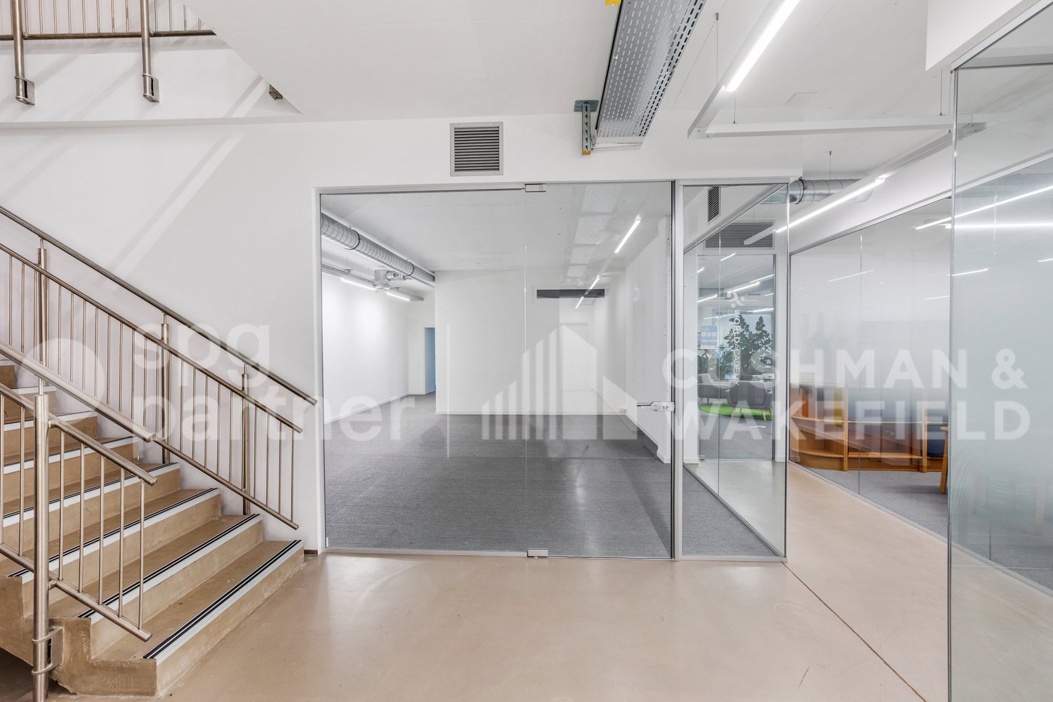 160m² arcade