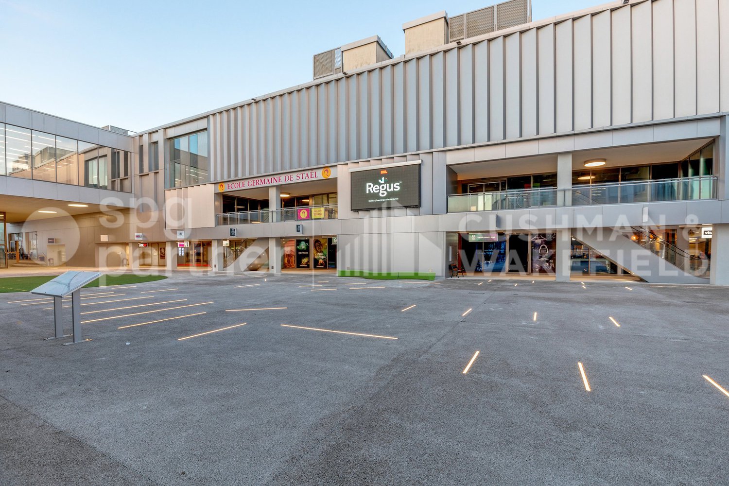 160m² arcade