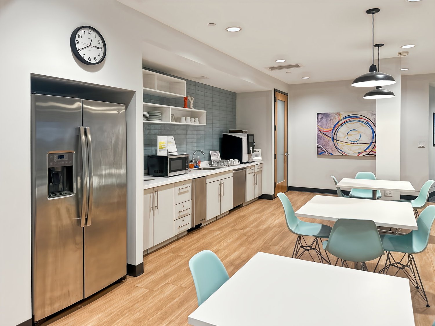 300m² office