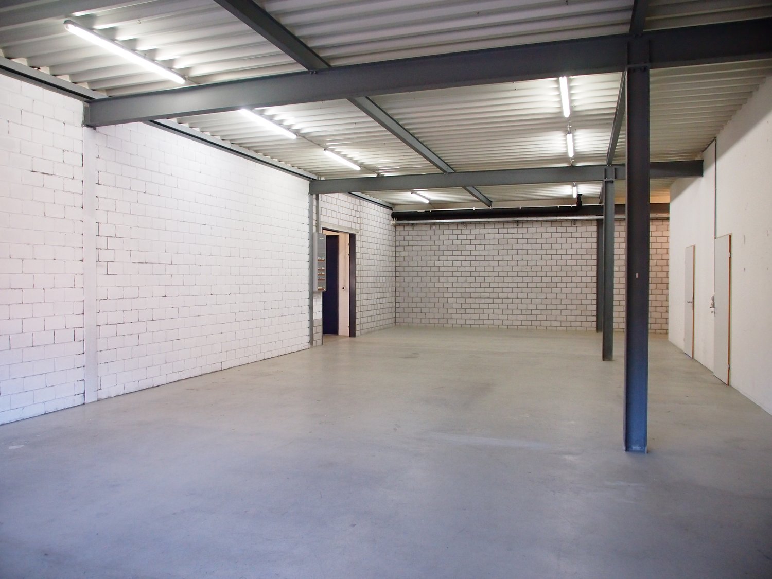 324m² office
