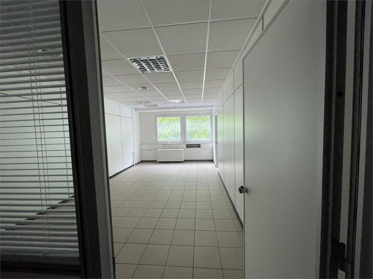 Office, photo 3 of 9