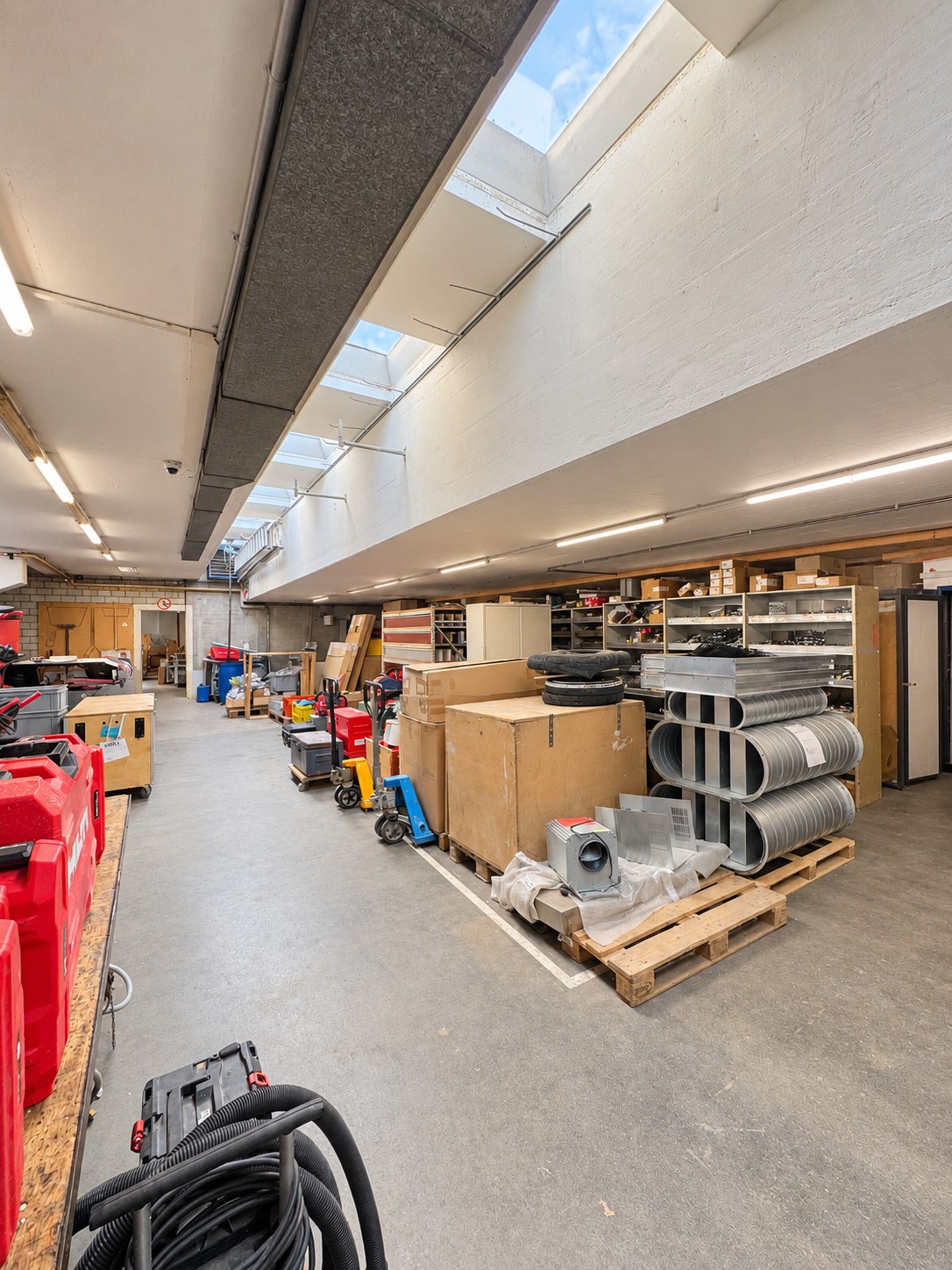 914m² commercial