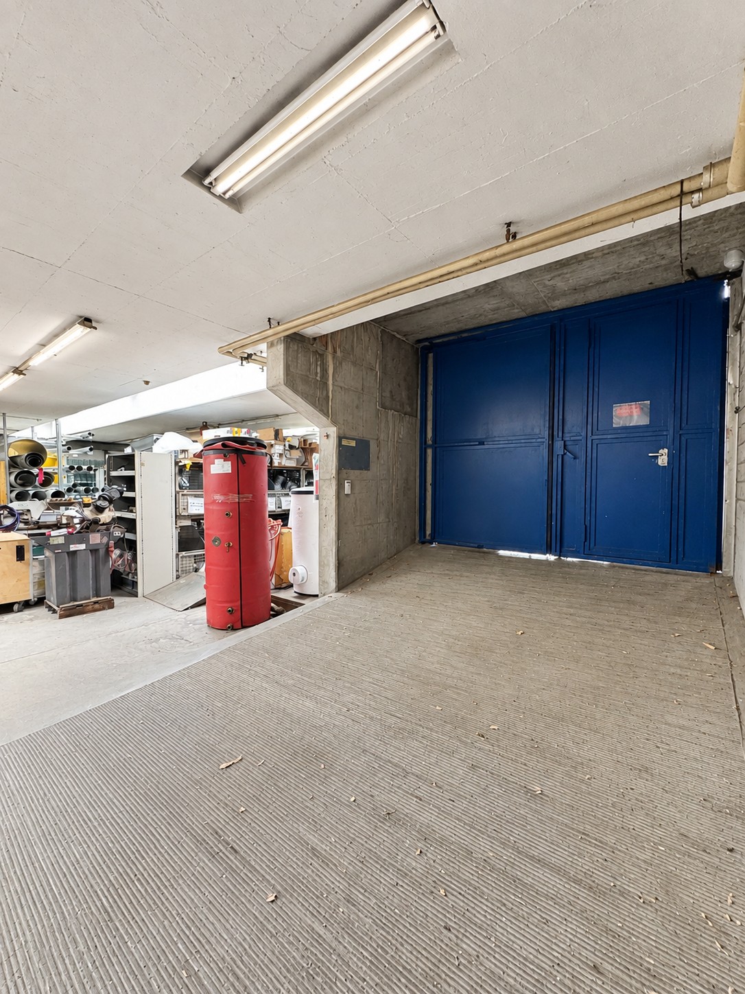 914m² commercial