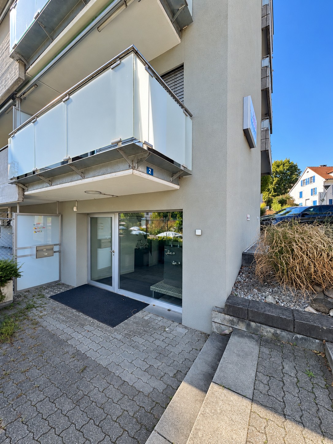 914m² commercial