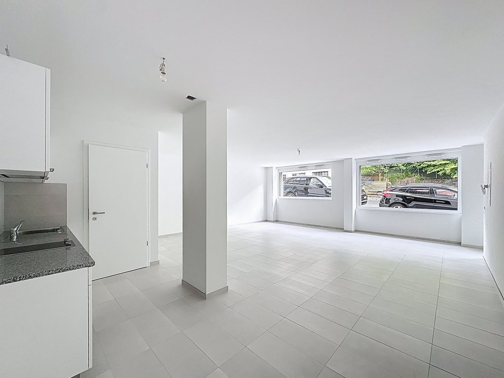 54m² shop, photo 2 of 9