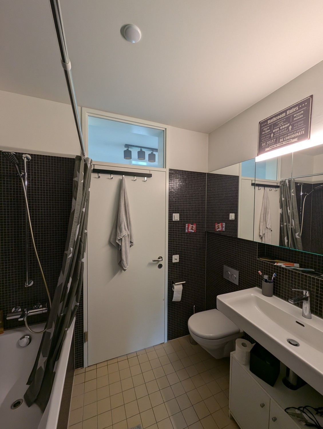 Chambre dans un appartement partagé