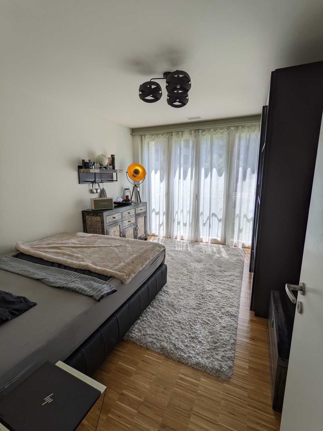 Chambre dans un appartement partagé