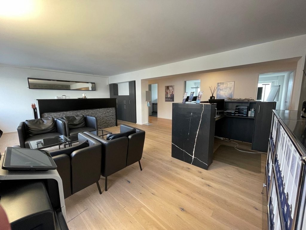 157m² office, photo 1 of 7