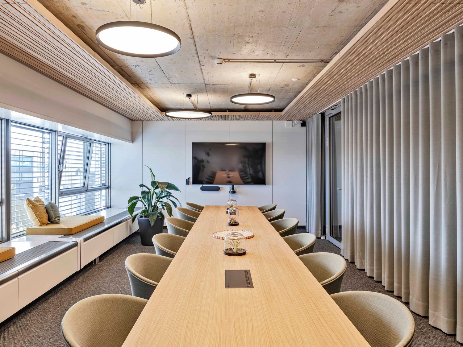 244m² office, photo 6 of 10