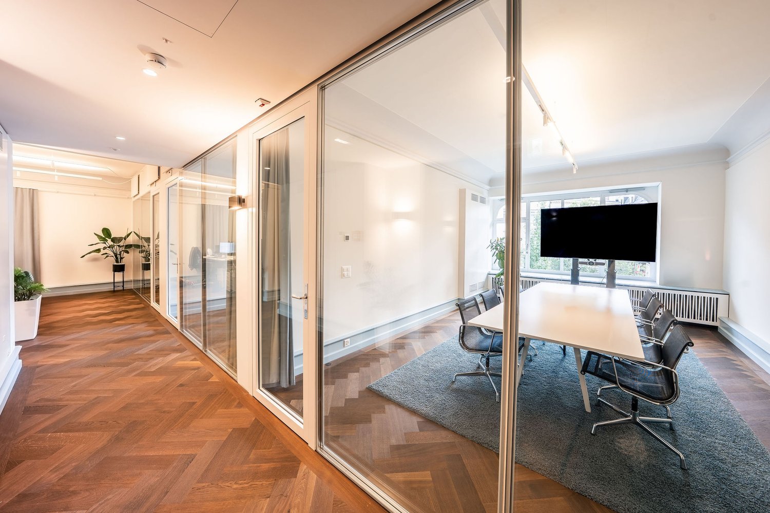 210m² office, photo 2 of 7