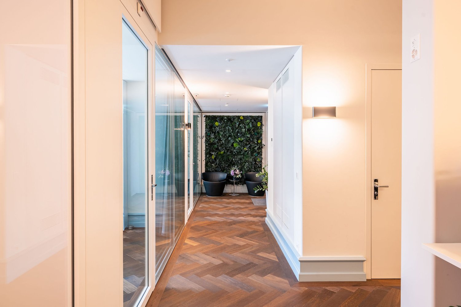 210m² office, photo 3 of 7