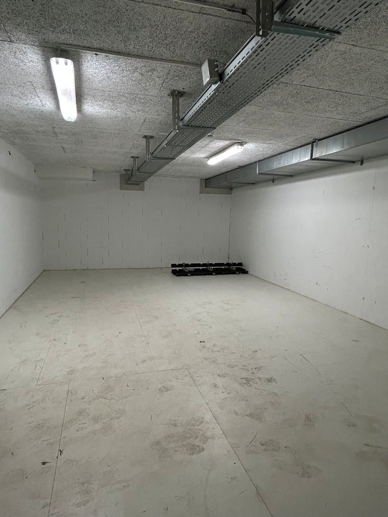 23m² storage room