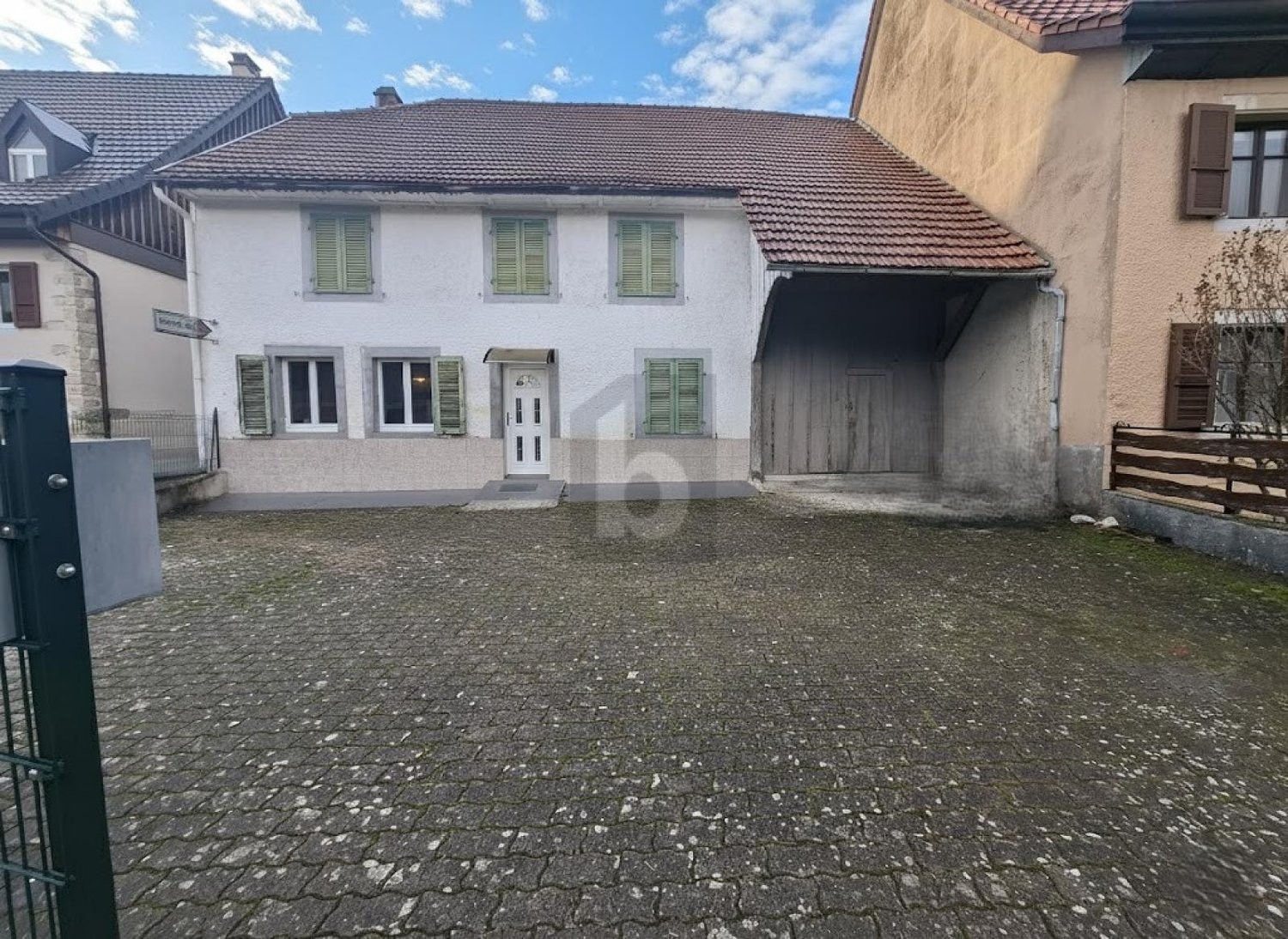 9-Zimmer-Duplexhaus