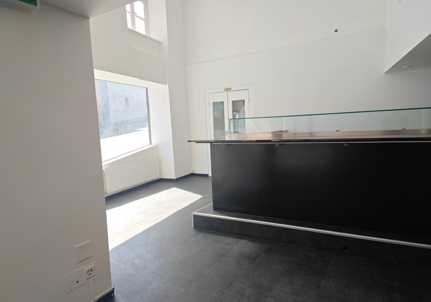 118m² department store, photo 4 of 6