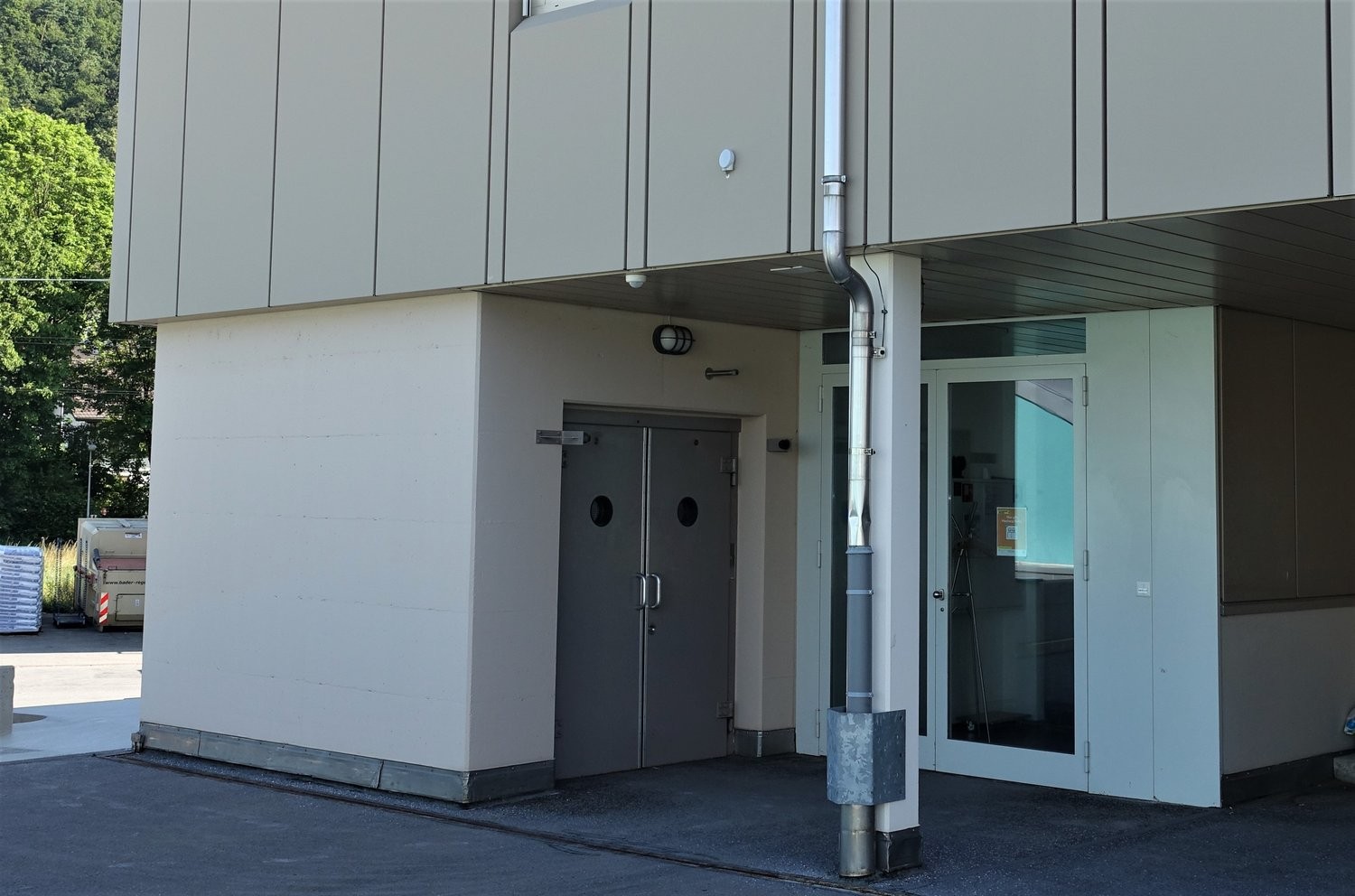 367m² office, photo 1 of 10