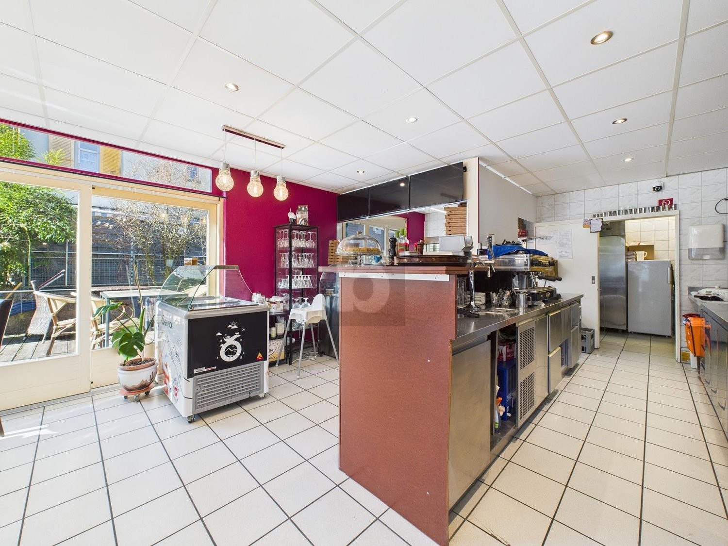 132m² restaurant, photo 3 of 4