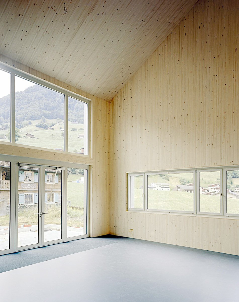248m² office, photo 1 of 7