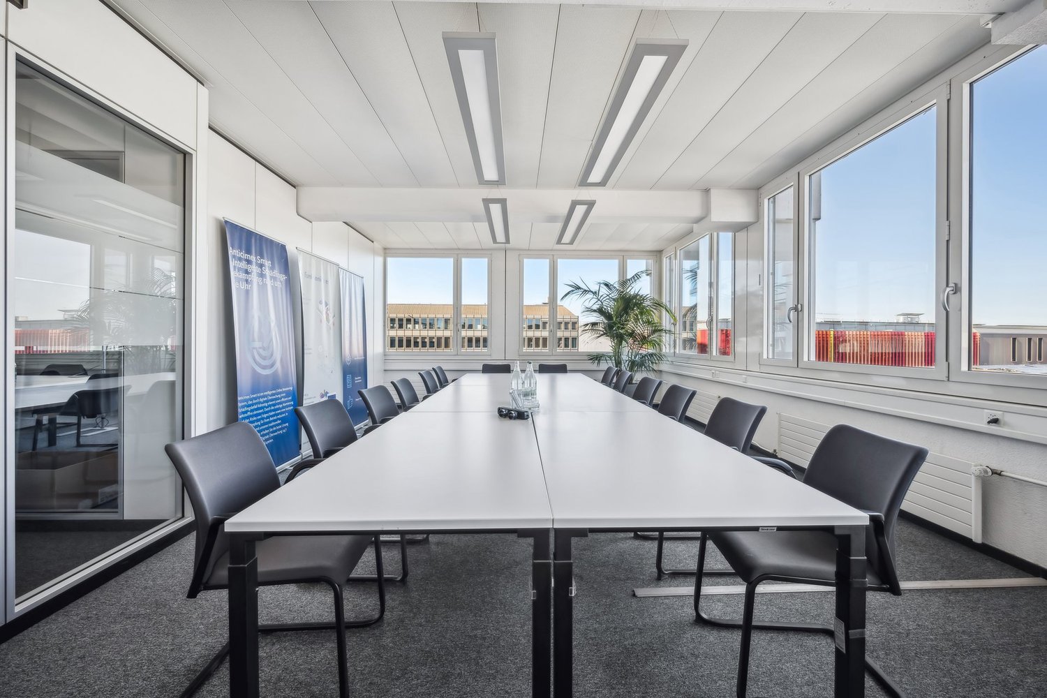 405m² office