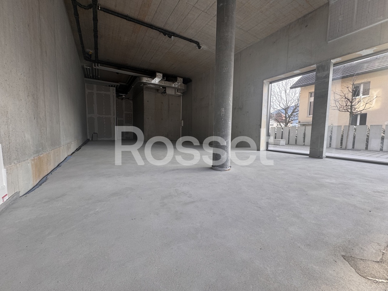Commercial, photo 3 of 6