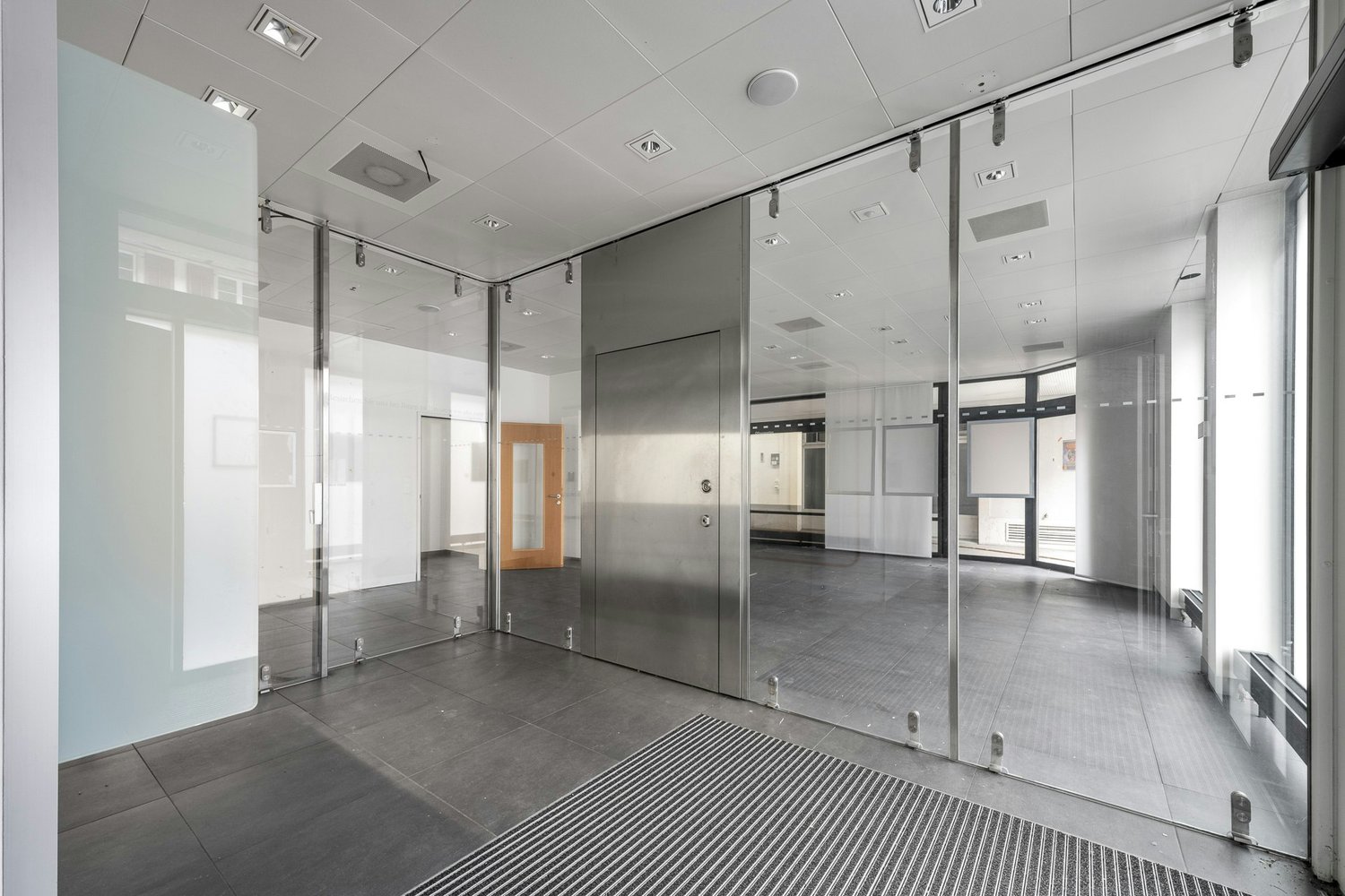 154m² commercial, photo 4 of 10
