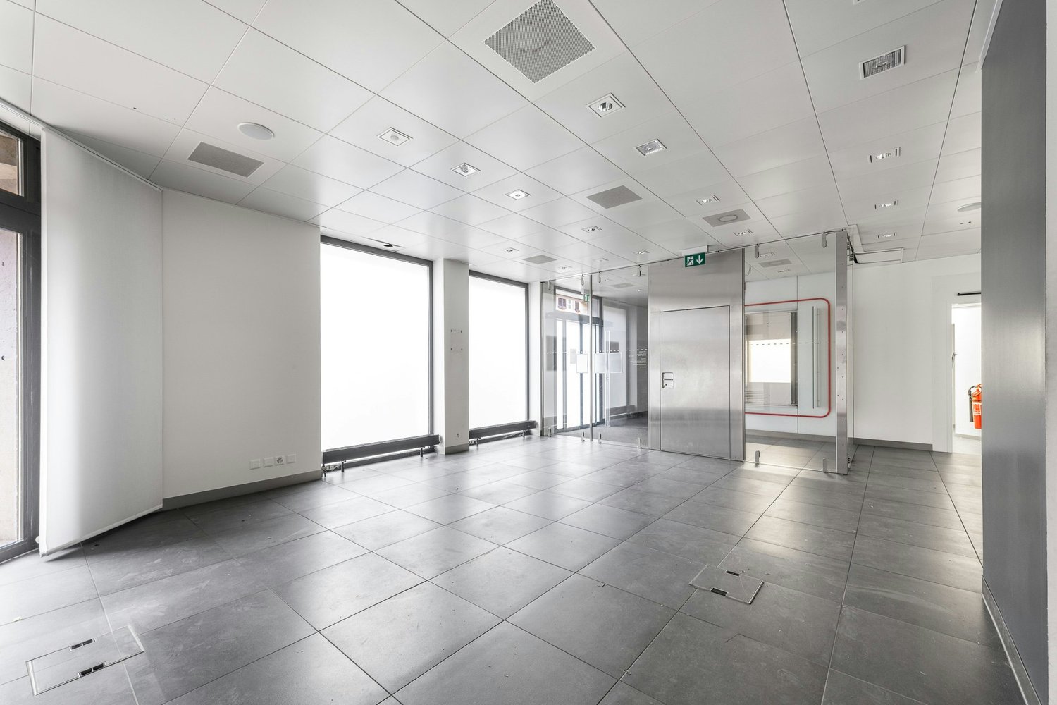 154m² commercial, photo 2 of 10