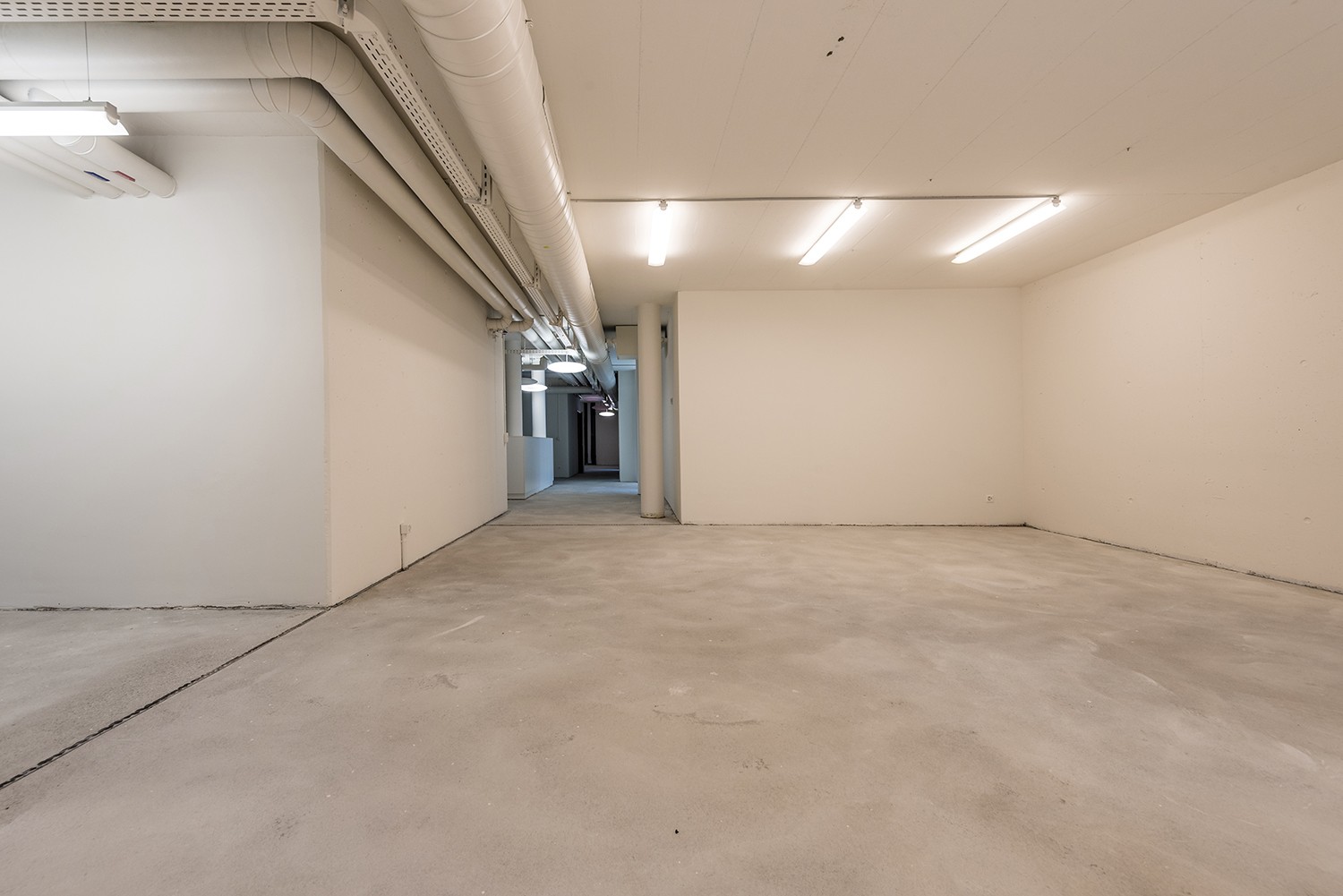 100m² hobby room, photo 1 of 4