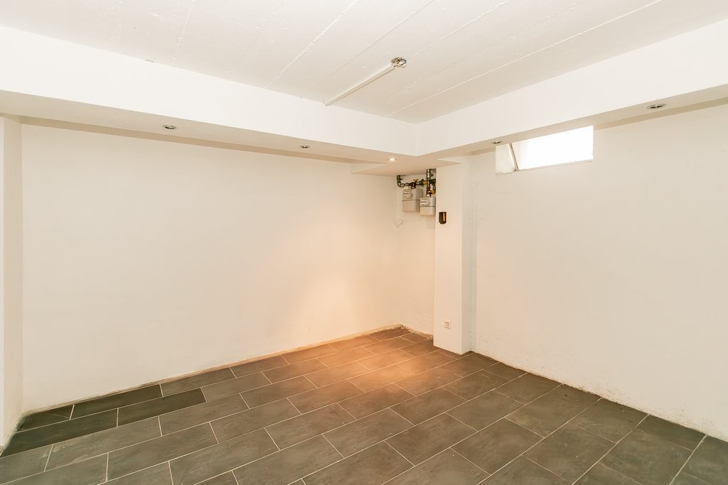 16m² storage room, photo 1 of 2