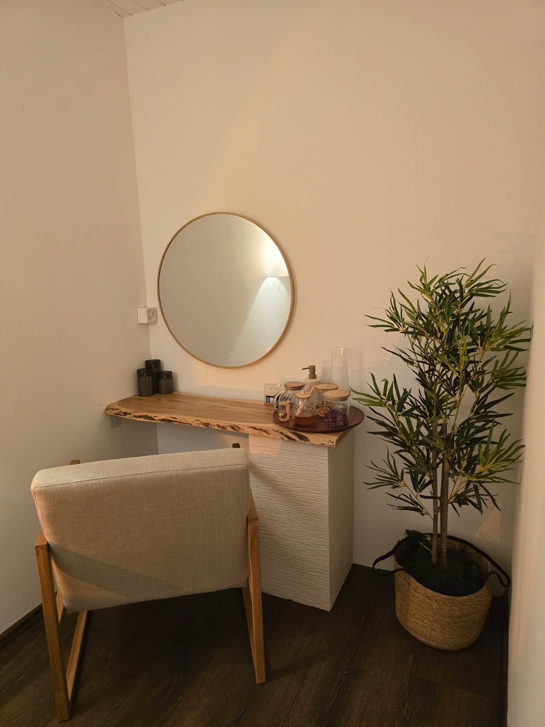 Office, photo 3 of 10