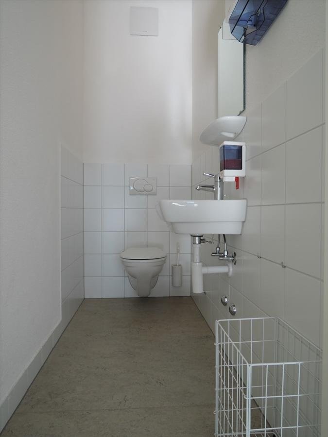 100m² shop, photo 8 of 9