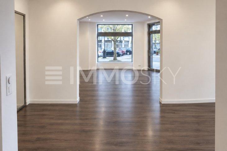 120m² shop